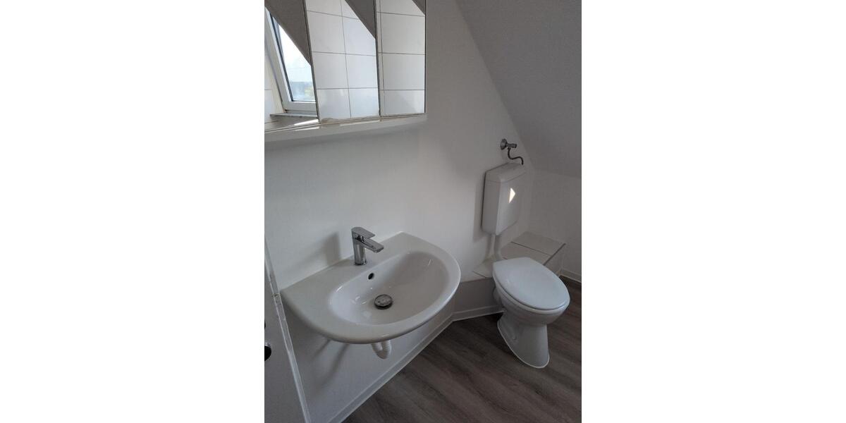 Dachgeschoßwohnung Freudenberg - 3 Zimmer, 64 m&sup2;, 608&euro; | Angebot:26147175