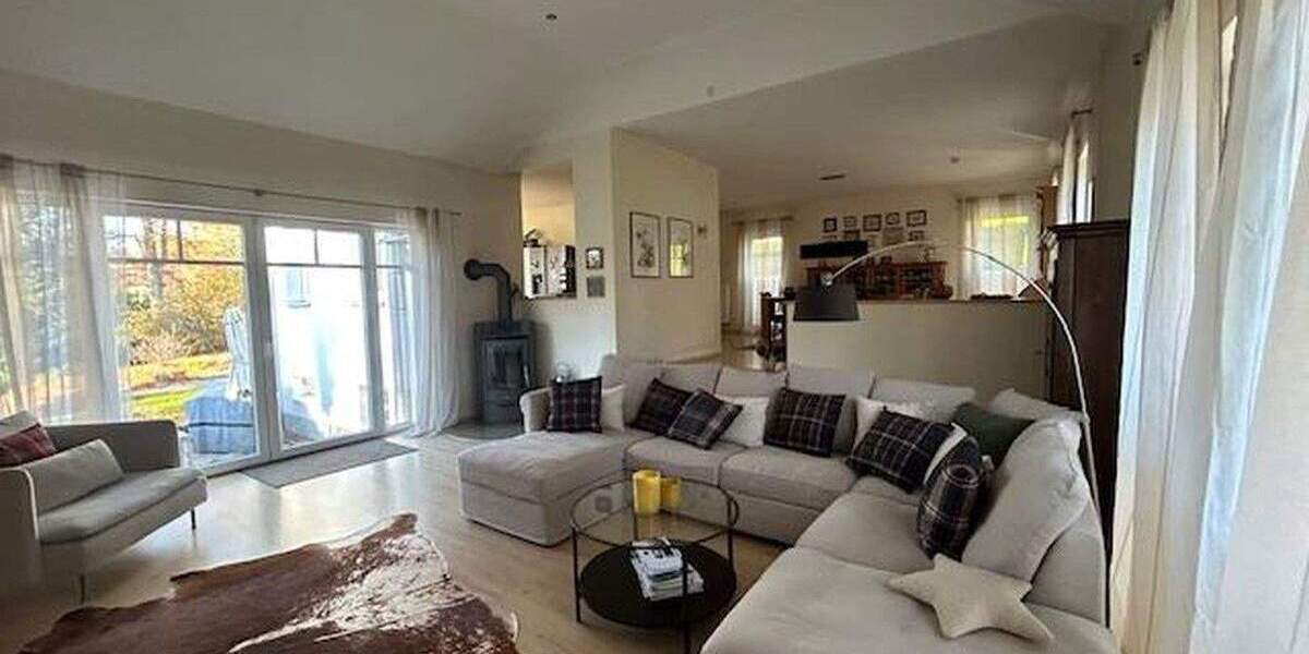 Einfamilienhaus Wiehl - 9 Zimmer, 250 m&sup2;, 679.000&euro; | Angebot:25654227