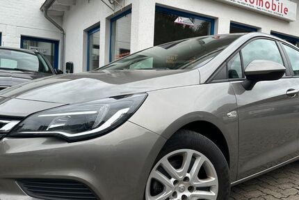 Opel Astra 118.000 km 8.749 &euro; Gummersbach (Zwischen Toom Markt und ATU) 51645