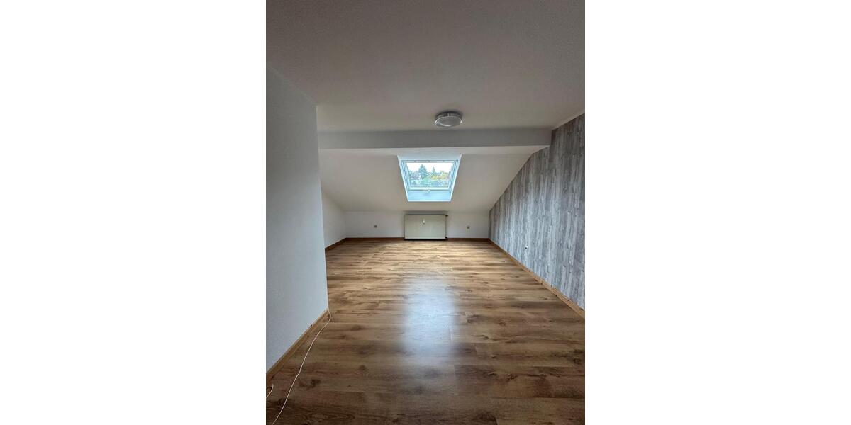 Dachgeschoßwohnung Gummersbach Berstig Süd - 3 Zimmer, 80 m&sup2;, 760&euro; | Angebot:26441258