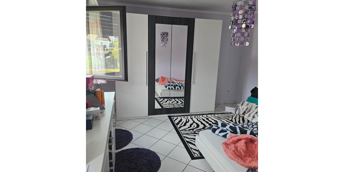 Etagenwohnung Lindlar - 3 Zimmer, 80 m&sup2;, 800&euro; | Angebot:27581292