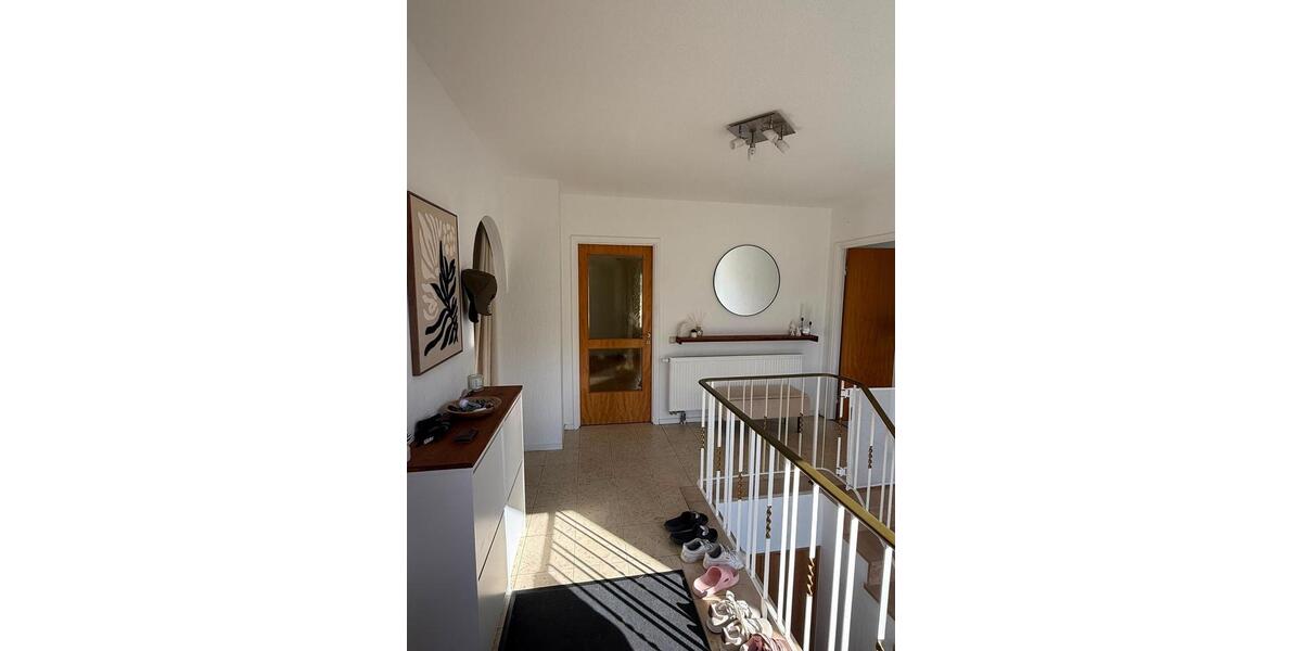 Etagenwohnung Nümbrecht - 3 Zimmer, 93 m&sup2;, 1.000&euro; | Angebot:27583782