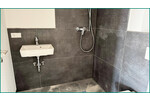 NEUBAU-ERSTBEZUG: MODERNE 3-ZIMMER-WOHNUNG MIT AUFZUG, GROSSEM BALKON UND PKW-STELLPLATZ IN RADEVORM - Etagenwohnung Radevormwald Karthausen | Angebot:26698012