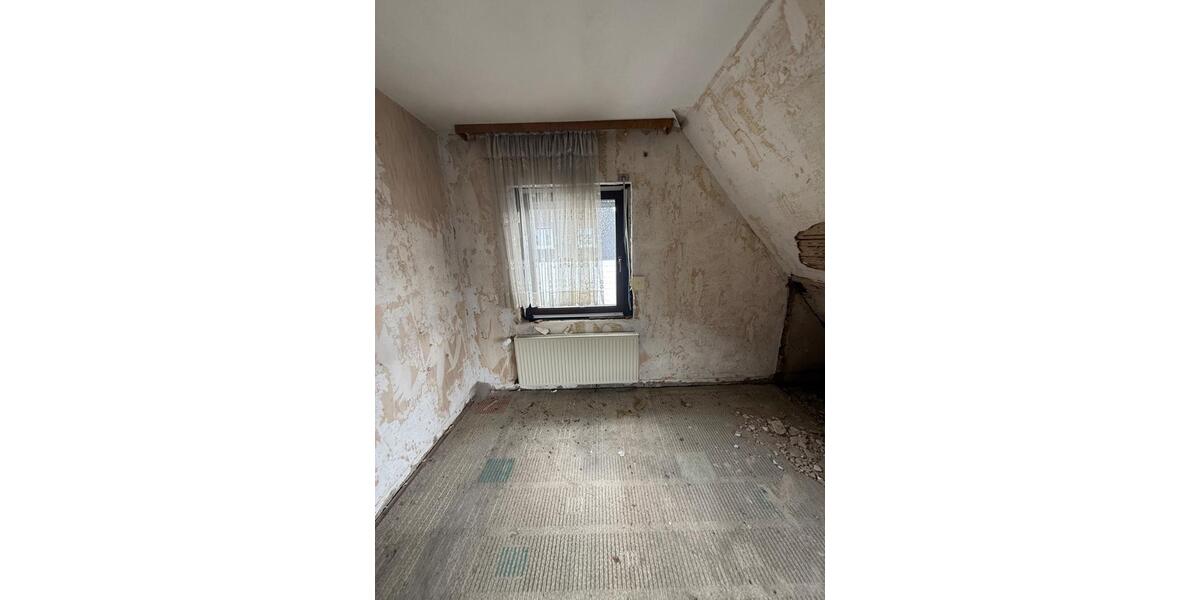 Einfamilienhaus Nümbrecht - 7 Zimmer, 132 m&sup2;, 179.000&euro; | Angebot:27288888