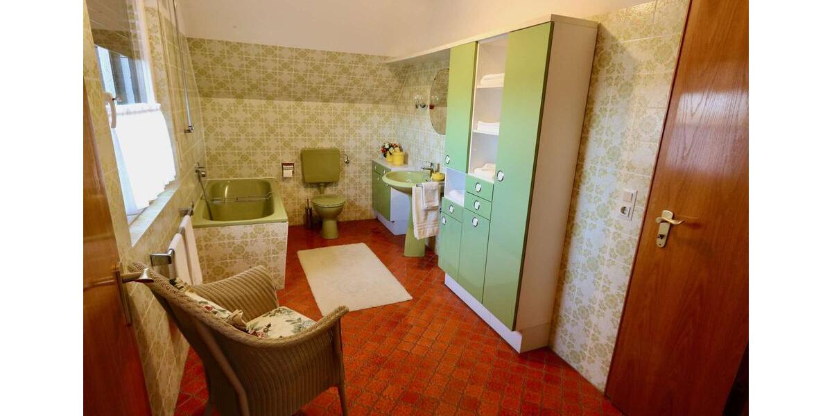 Etagenwohnung Overath - 3 Zimmer, 100 m&sup2;, 1.000&euro; | Angebot:24992525