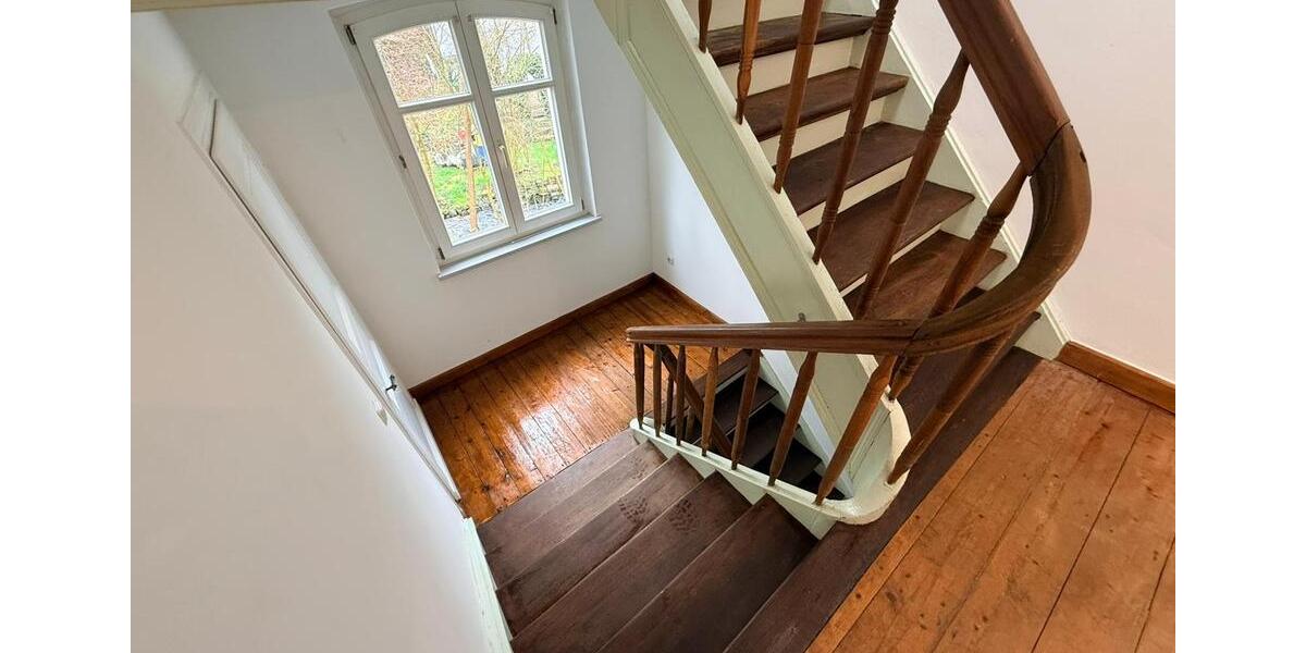 Etagenwohnung Wiehl - 4 Zimmer, 130 m&sup2;, 1.450&euro; | Angebot:25538771