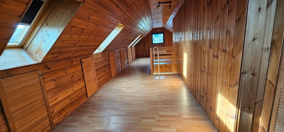 Dachgeschoßwohnung Overath - 4 Zimmer, 105 m&sup2;, 1.050&euro; | Angebot:27587217