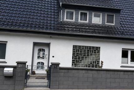 Haus Olpe - 10 Zimmer, 130 m&sup2;, 360.000&euro; | Angebot:27108859