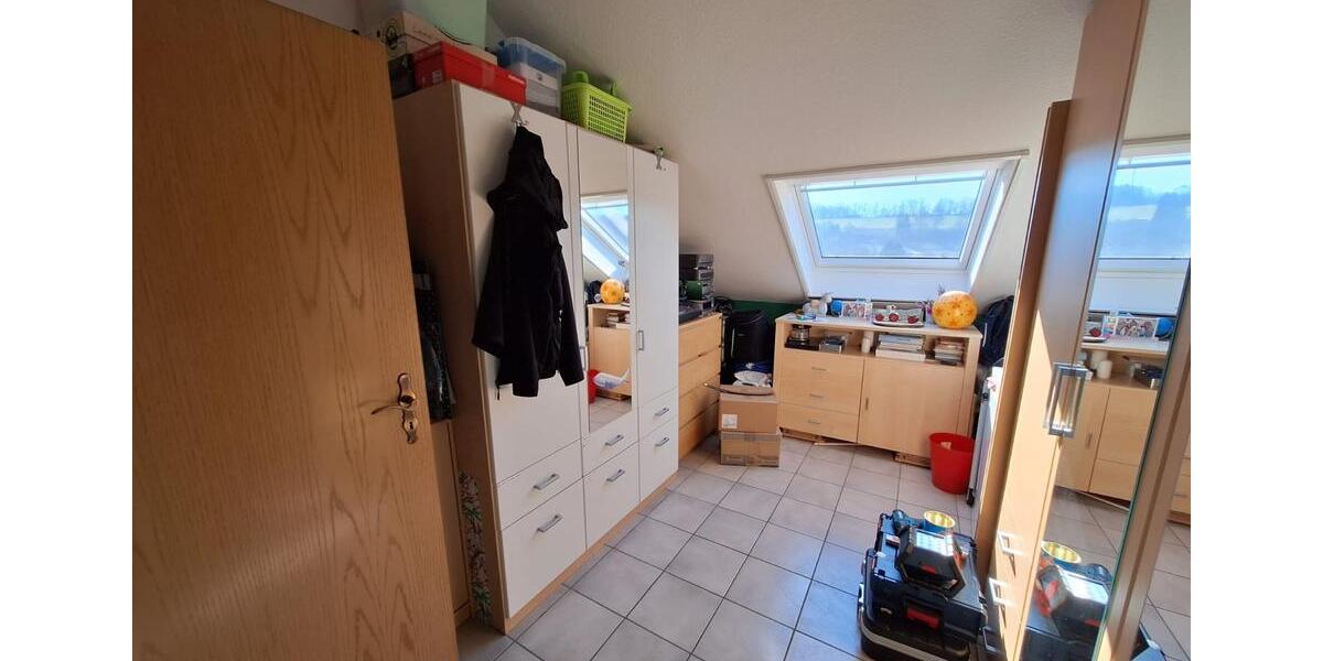 Dachgeschoßwohnung Windeck - 4 Zimmer, 117 m&sup2;, 1.050&euro; | Angebot:25805573