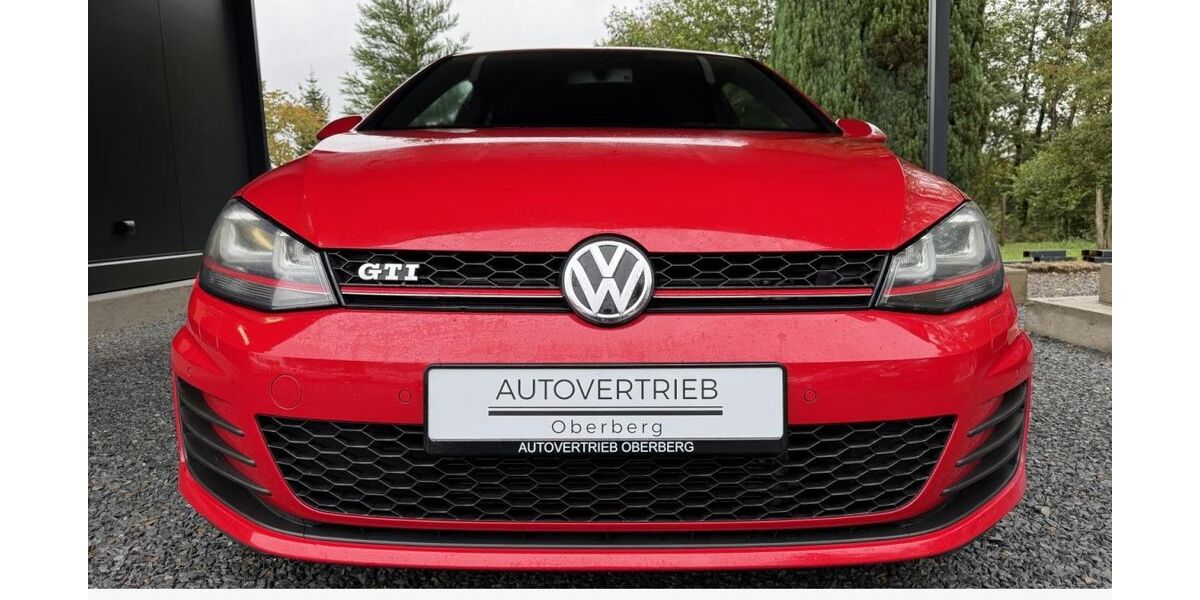 VW Golf 135.000 km 13.990 &euro; Waldbröl 51545