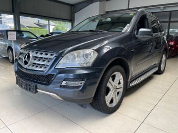 Mercedes-Benz ML 300 302.189 km 9.999 &euro; Freudenberg 57258