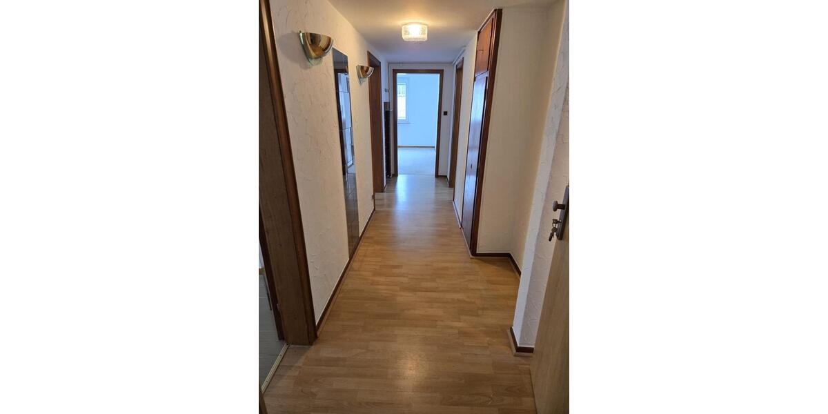 Etagenwohnung Gummersbach - 3 Zimmer, 82 m&sup2;, 800&euro; | Angebot:24454274