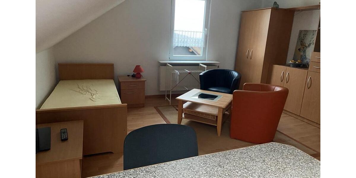 Dachgeschoßwohnung Radevormwald - 1 Zimmer, 23 m&sup2;, 445&euro; | Angebot:26035715