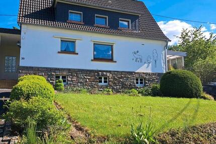 Haus Nümbrecht - 5 Zimmer, 130 m&sup2;, 300.000&euro; | Angebot:26431626