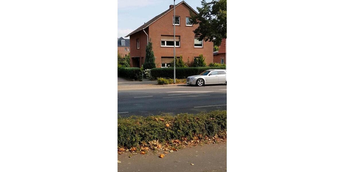 Einfamilienhaus Bergneustadt - 15 Zimmer, 200 m&sup2;, 650.000&euro; | Angebot:26961310