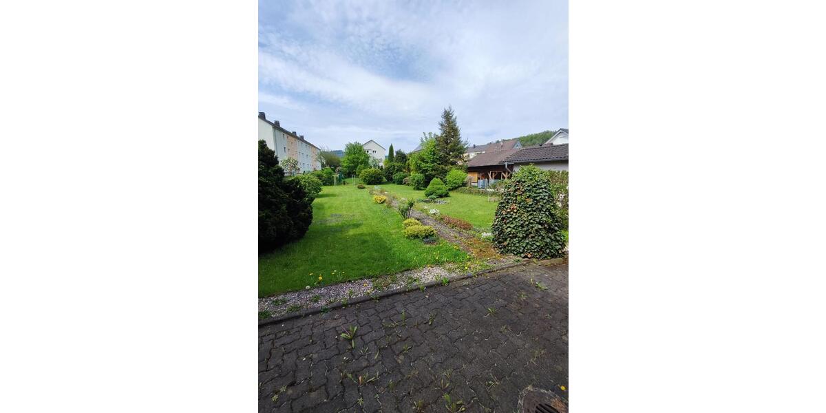 Einfamilienhaus Bergneustadt - 9 Zimmer, 220 m&sup2;, 298.000&euro; | Angebot:27141144