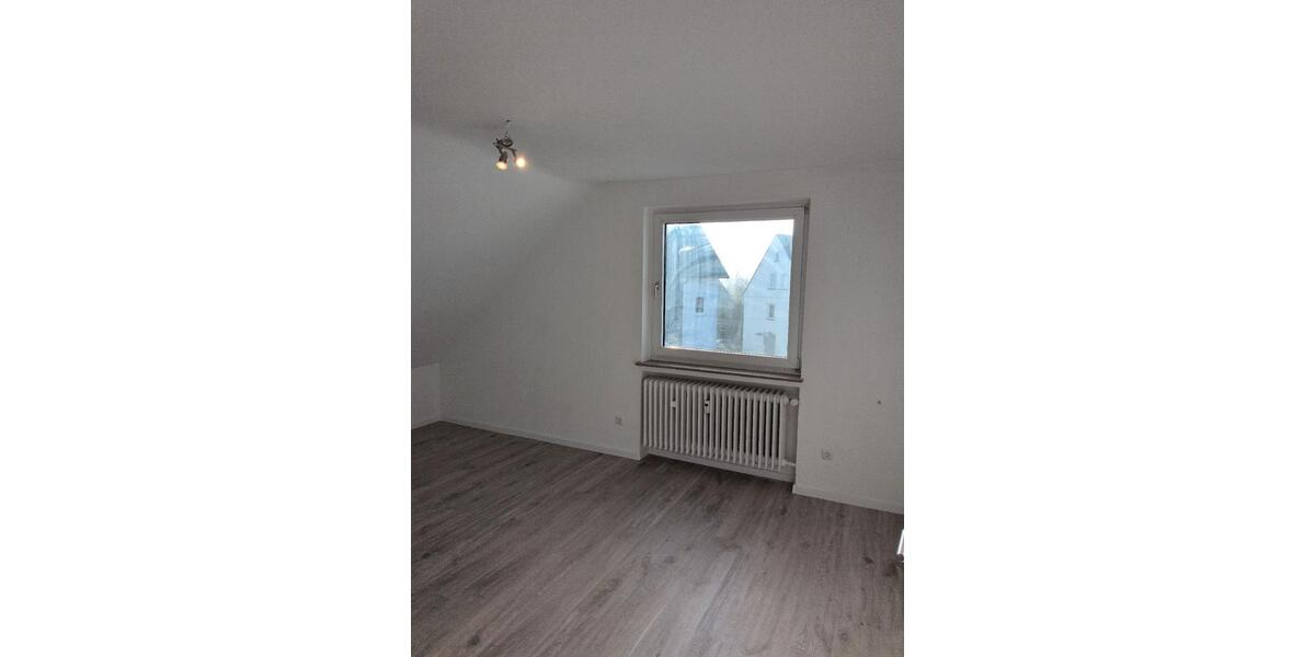 Dachgeschoßwohnung Freudenberg - 3 Zimmer, 64 m&sup2;, 608&euro; | Angebot:26147175