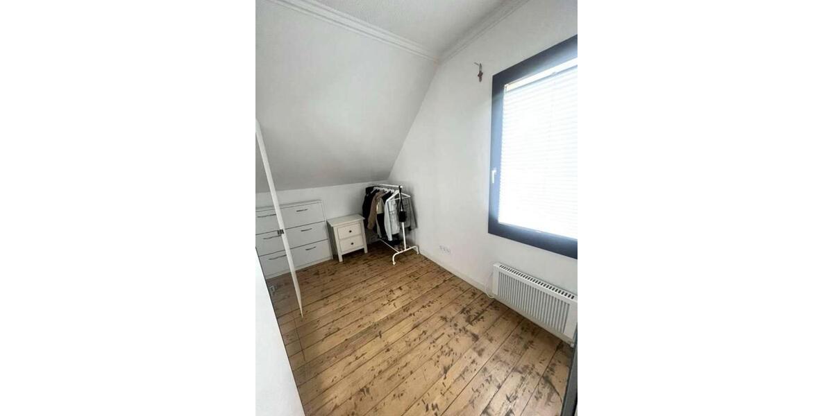 Dachgeschoßwohnung Engelskirchen - 4 Zimmer, 90 m&sup2;, 1.040&euro; | Angebot:26040267