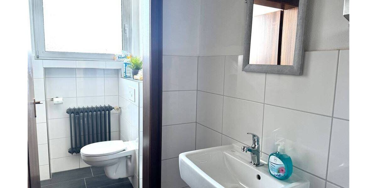 Große Gewerbehalle mit Büro und Kfz-Stellplätzen in Plettenberg - Gewerbeobjekt Plettenberg Holthausen | Angebot:24043612