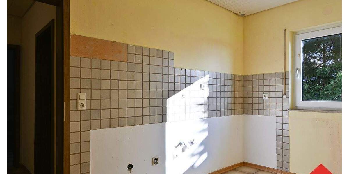 Schöne 4-Zimmer Eigentumswohnung mit großer Garage - Etagenwohnung Meinerzhagen | Angebot:23978306