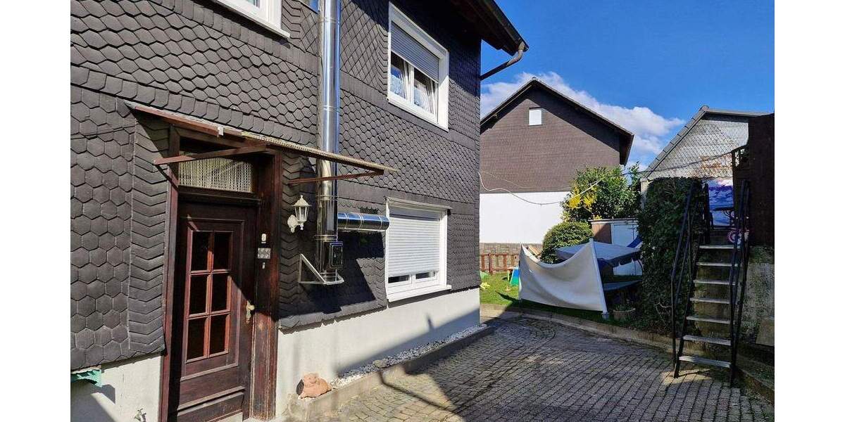 Mehrfamilienhaus, Wohnhaus Wiehl / Bielstein Bielstein - 9 Zimmer, 231 m&sup2;, 383.000&euro; | Angebot:25742525