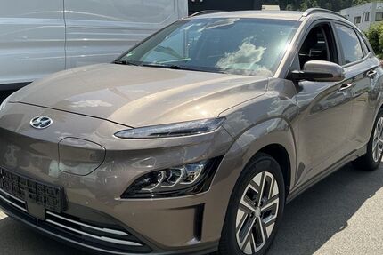Hyundai KONA 28.426 km 24.900 &euro; Eitorf 53783