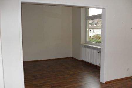 Etagenwohnung Halver Oberbrügge - 2 Zimmer, 71 m&sup2;, 450&euro; | Angebot:25697111