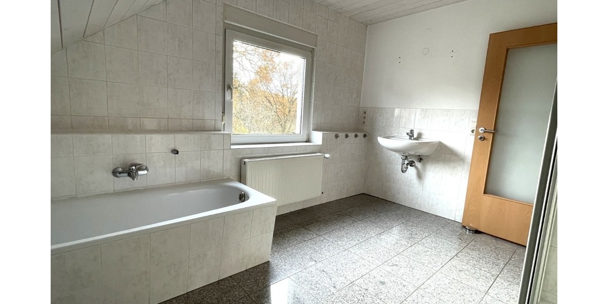 Eigenheim mit viel Wohnfläche für kreative Renovierer - Einfamilienhaus Windeck Schladern | Angebot:26030671