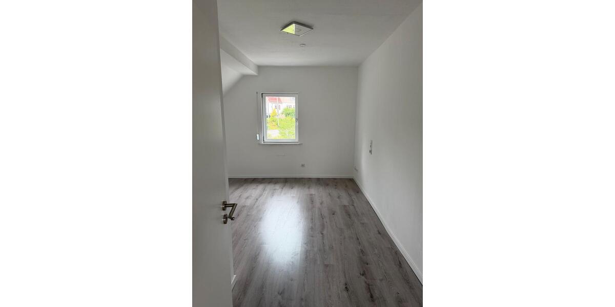 Mehrfamilienhaus, Wohnhaus Reichshof - 5 Zimmer, 135 m&sup2;, 260.000&euro; | Angebot:27244444