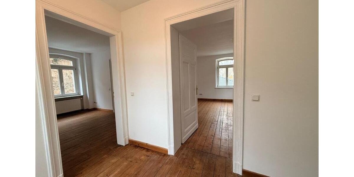 Etagenwohnung Wiehl - 4 Zimmer, 130 m&sup2;, 1.450&euro; | Angebot:25538771
