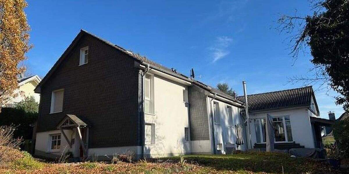 Einfamilienhaus Wiehl - 9 Zimmer, 250 m&sup2;, 679.000&euro; | Angebot:25654227
