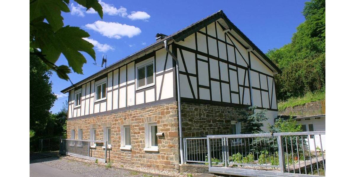 Einfamilienhaus Ruppichteroth Bröleck - 9 Zimmer, 218 m&sup2;, 298.000&euro; | Angebot:25698652