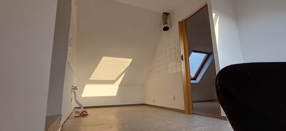 Dachgeschoßwohnung Lüdenscheid Staberg - 3 Zimmer, 80 m&sup2;, 460&euro; | Angebot:25882216