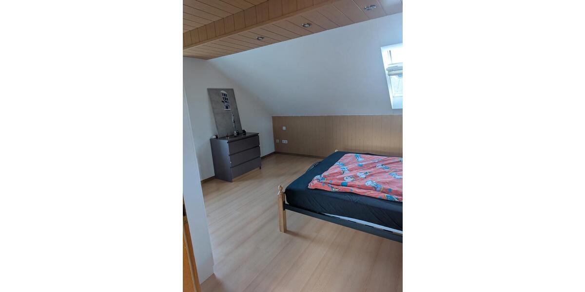 Dachgeschoßwohnung Windeck - 2 Zimmer, 72 m&sup2;, 480&euro; | Angebot:25988624