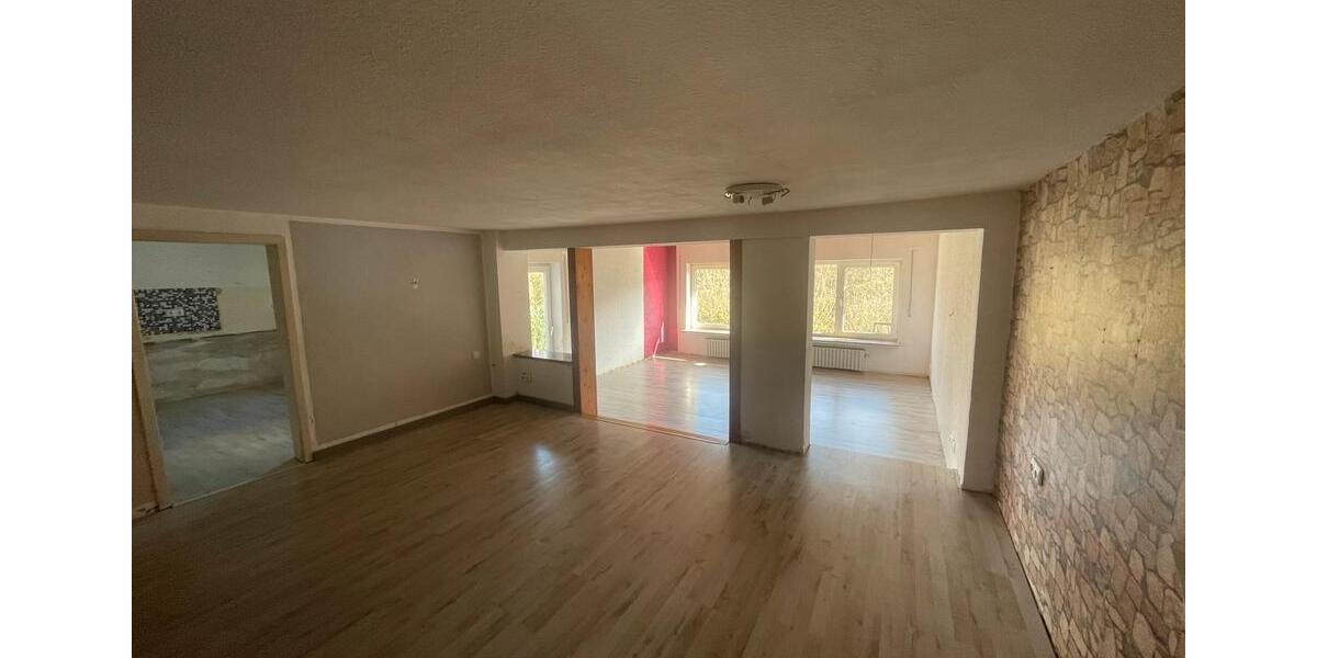 Einfamilienhaus Gummersbach Berstig Süd - 7 Zimmer, 158 m&sup2;, 179.000&euro; | Angebot:23705573