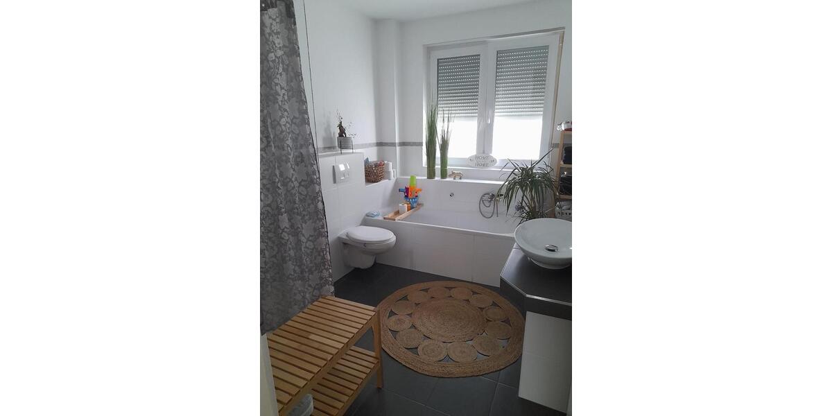 Erdgeschoßwohnung Wiehl - 3 Zimmer, 80 m&sup2;, 1.050&euro; | Angebot:25790478