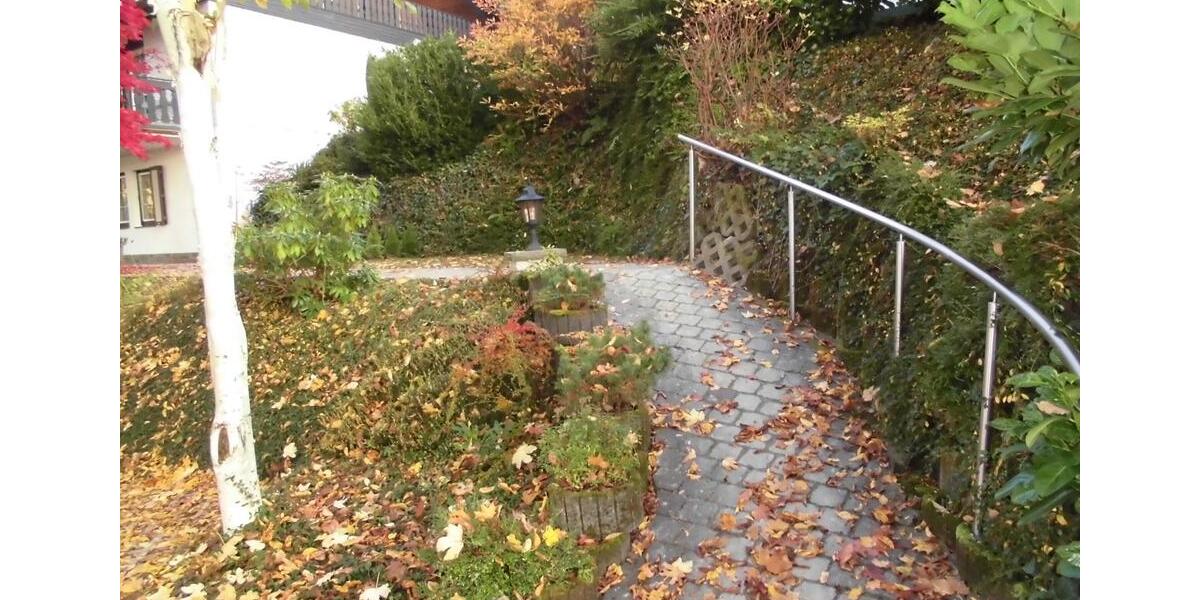 Einfamilienhaus Wiehl - 7 Zimmer, 270 m&sup2;, 398.000&euro; | Angebot:25719642