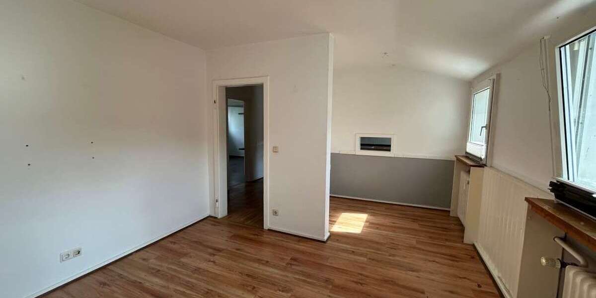 Etagenwohnung Engelskirchen - 7 Zimmer, 150 m&sup2;, 950&euro; | Angebot:27357555