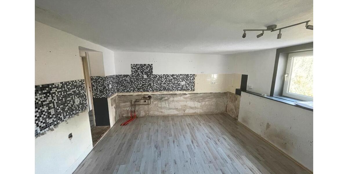 Einfamilienhaus Gummersbach Berstig Süd - 7 Zimmer, 158 m&sup2;, 179.000&euro; | Angebot:23705573