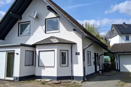 Haus Nümbrecht - 6 Zimmer, 149 m&sup2;, 1.200&euro; | Angebot:26040195