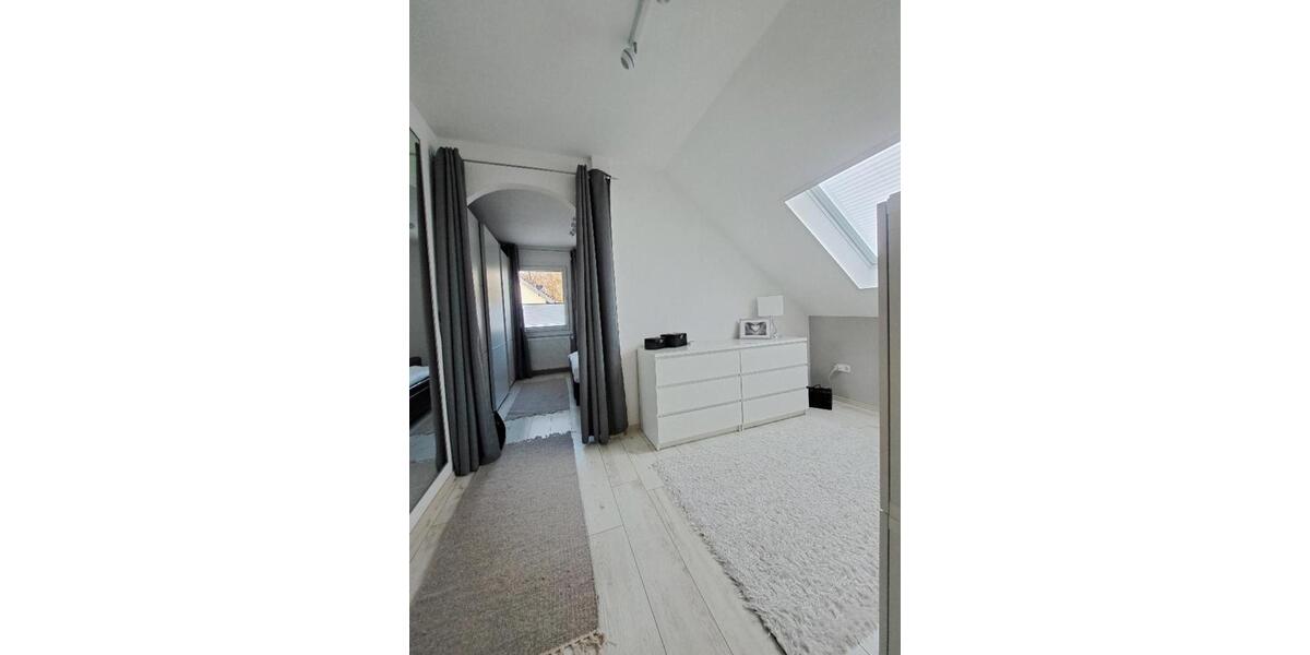 Einfamilienhaus Gummersbach Hepel - 8 Zimmer, 209 m&sup2;, 440.000&euro; | Angebot:25813938