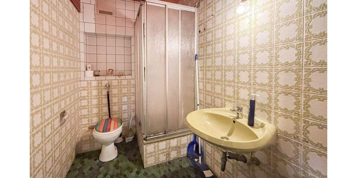 Mehrfamilienhaus, Wohnhaus Windeck Rosbach - 6 Zimmer, 172 m&sup2;, 199.000&euro; | Angebot:25738135