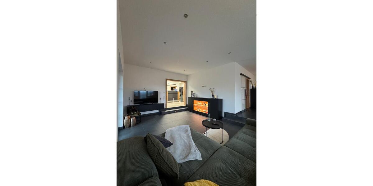 Einfamilienhaus Wissen - 6 Zimmer, 260 m&sup2;, 3.700&euro; | Angebot:26424936