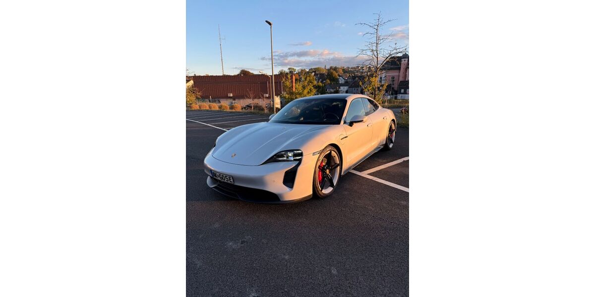 Porsche Taycan 39.999 km 68.399 &euro; Birken-Honigsessen 57587