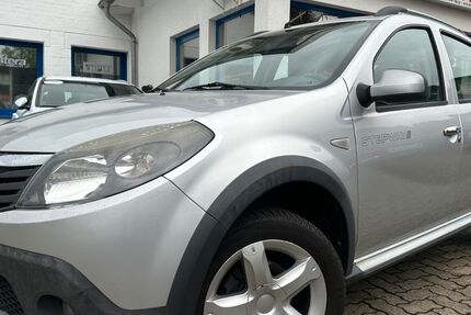 Dacia Sandero 137.000 km 3.949 &euro; Gummersbach (Zwischen Toom Markt und ATU) 51645