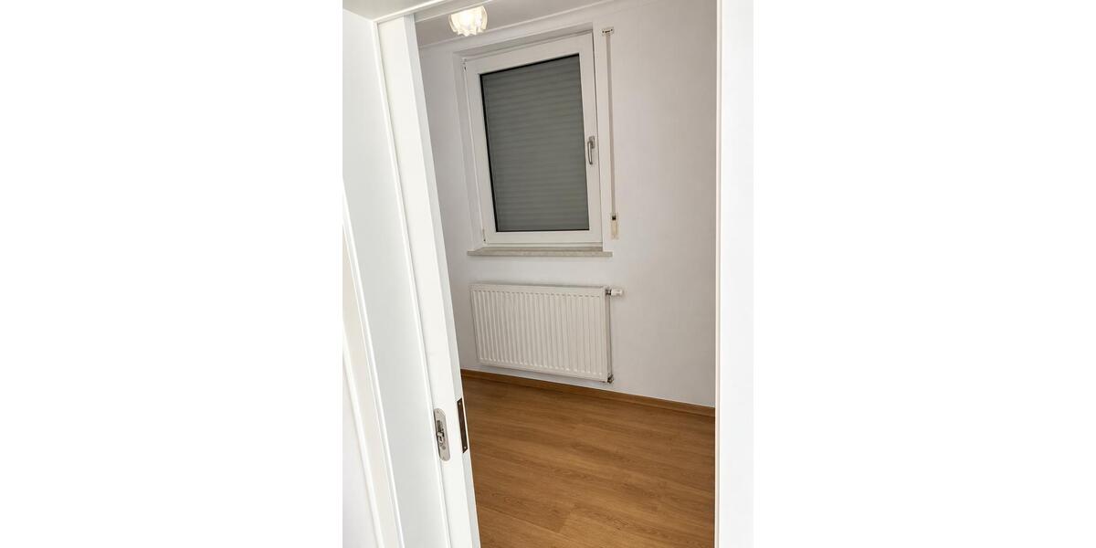 Erdgeschoßwohnung Wenden - 2 Zimmer, 92 m&sup2;, 1.070&euro; | Angebot:27619602