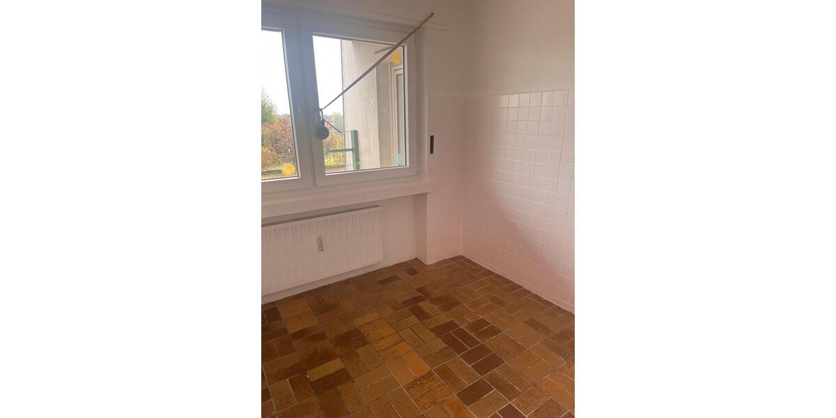 Erdgeschoßwohnung Wermelskirchen - 3 Zimmer, 101 m&sup2;, 1.300&euro; | Angebot:26034971
