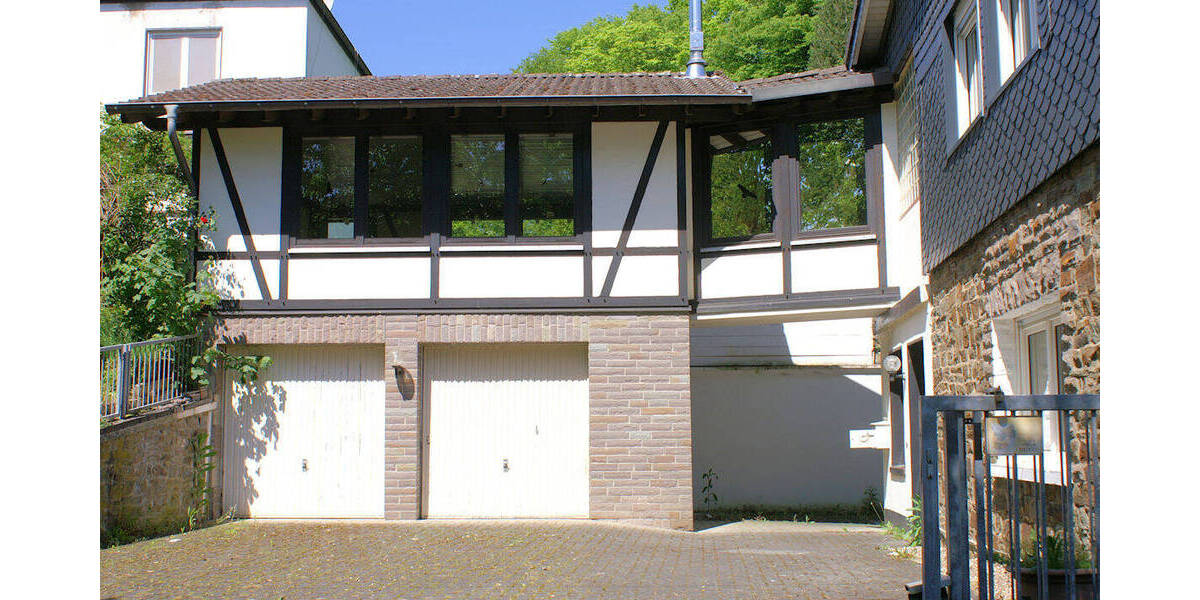 Einfamilienhaus Ruppichteroth Bröleck - 9 Zimmer, 218 m&sup2;, 298.000&euro; | Angebot:25698652