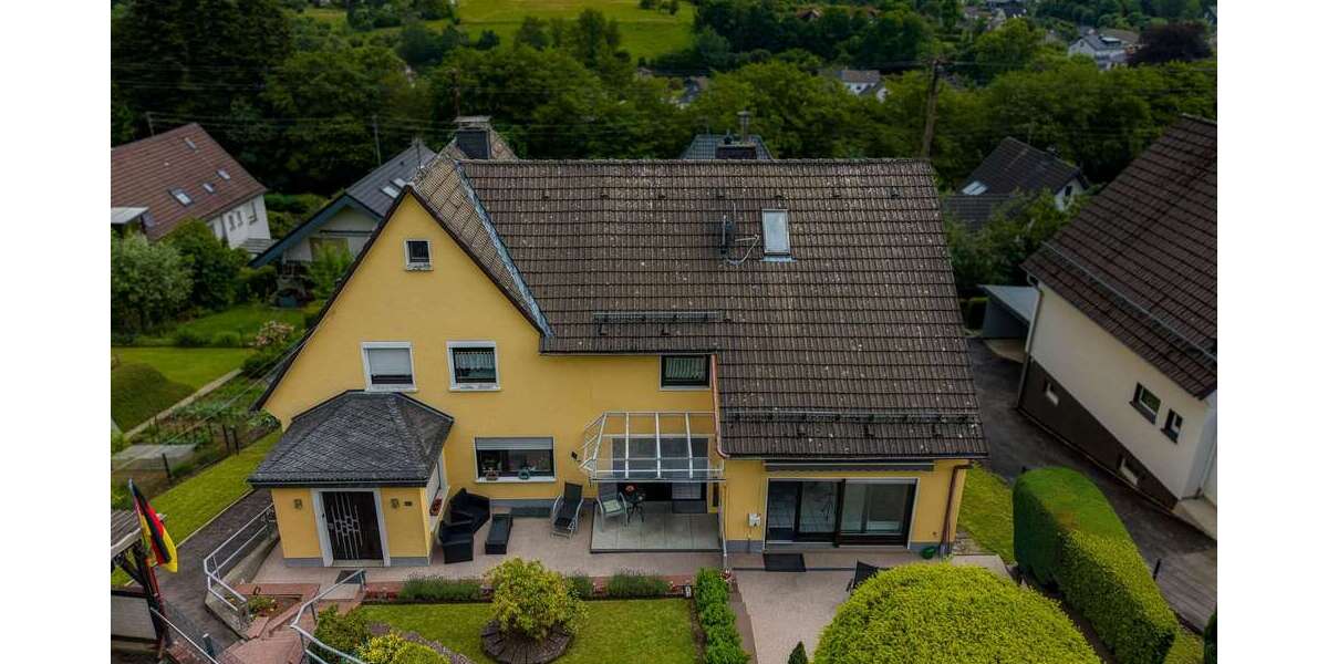 Einfamilienhaus Gummersbach Berstig Süd - 9 Zimmer, 215 m&sup2;, 375.000&euro; | Angebot:27535885