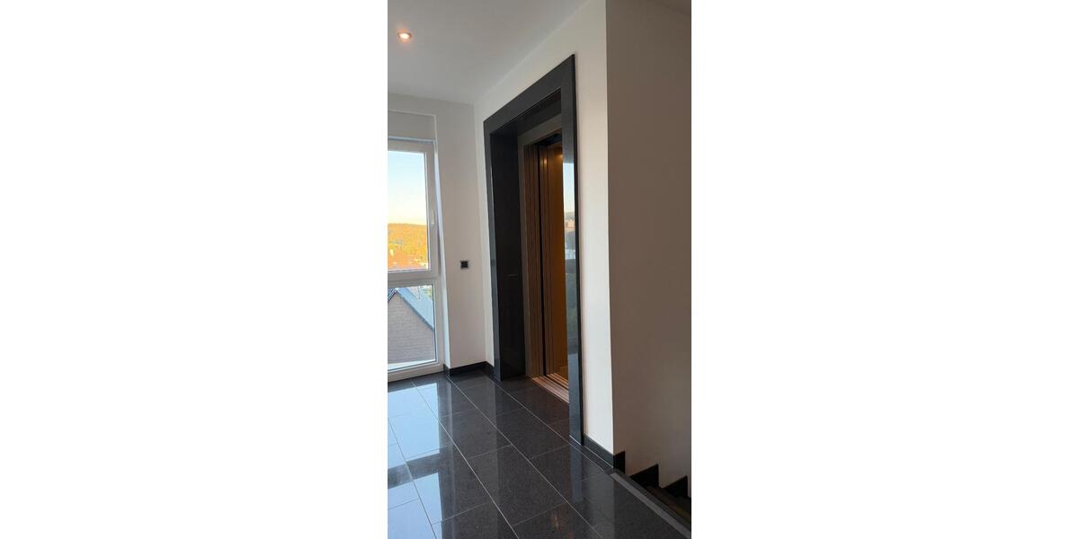 Dachgeschoßwohnung Kierspe - 4 Zimmer, 120 m&sup2;, 289.000&euro; | Angebot:27499334